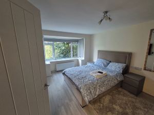 Lovely & Beautiful 2 Bed-Apartment in Borehamwood