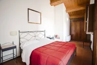 Casa Oliva Borgo del Benessere Olistico Hotel di Montemaggiore al Metauro