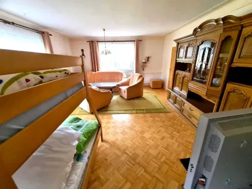 Ferienhaus in Barenstein bei Grunen Hugeln