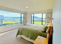 Cedar Lakeview Hotels near University of Canterbury Mt John Observatory