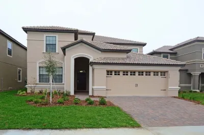 Beautiful Spacious Vacation Villa, BBQ Grill4902cg 6 Bedroom Home by Redawning