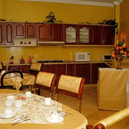 Colony Inn Hotel