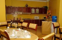 Colony Inn Hotel - breakfast