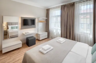 Louren Apartments Hoteller i Prag 7