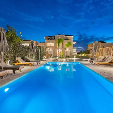 L & C Boutique Apartments