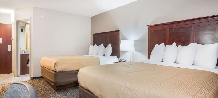 Clarion Inn and Suites Airport Hoteles en Condado de Kent