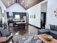 The MarCupial, Modern 2Br Near Round Top, Lake Somerville & Aggie Game Day!