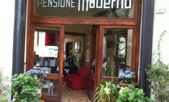 Hotel Pensione Moderna
