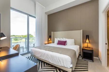 Amazing Apartments at H Beach House Отели в г. Голливуд