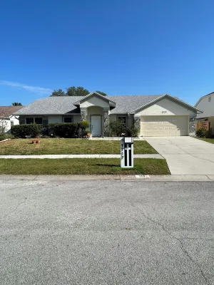 Spacious 5 bedroom home with WiFi and air conditioning in charming Brandon. Hôtels à proximité de : Heather Lakes Park