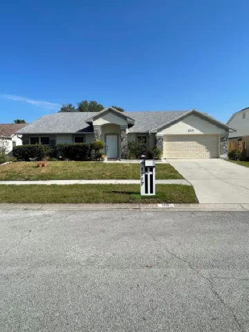 Spacious 5 bedroom home with WiFi and air conditioning in charming Brandon.