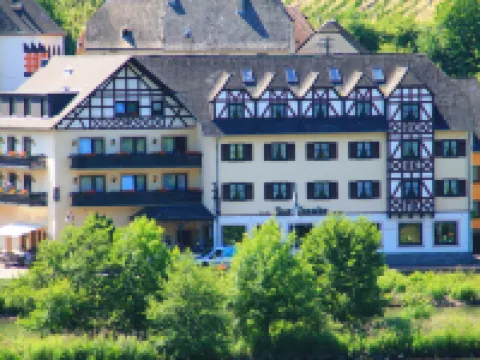 Moselhotel & Restaurant Zur Traube Gmbh Hotels in Lof