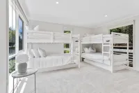 Clifftop Coastal Sanctuary with Panoramic Views - 3-Star