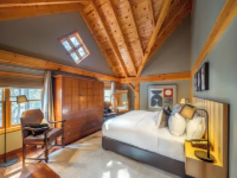 バッファロー マウンテン ロッジ バンフのホテル