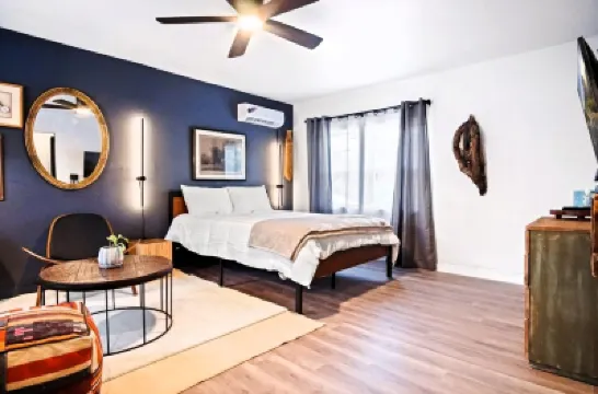 Retro Studio Huge Shower 3min-asian Dist Hotels in 