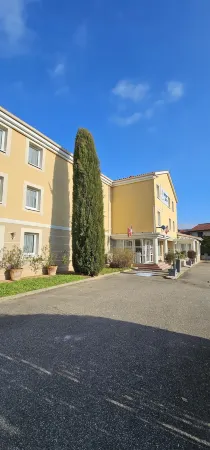 Hotel Lyon Sud, Pierre Benite, St Genis Laval Отели в г. Уллен