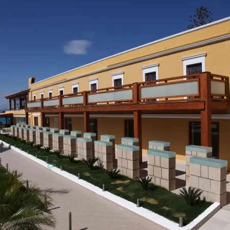 Villa di Mare Seaside Suites