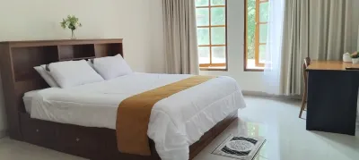Amini Guest House Hotels in Pracimantoro