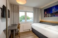 Triton Hotels in der Nähe von Kunstatelier Antonia Sanker