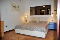 Holiday Resorts for 10 Persons, with Swimming Pool, Wifi and Air Conditioner