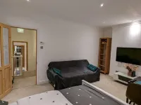 Fully-Equipped Flat in the City of London Hotels near William Morris Gallery