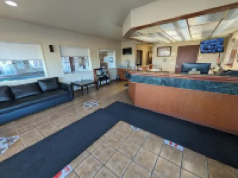 Toppenish Inn and Suites