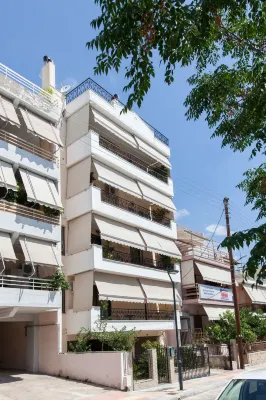 Sophisticated 2-Bedroom Retreat in Petroupoli Hotels in West Athens