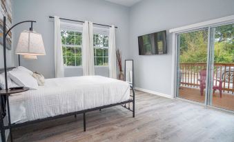 Charming 3Br2BA Gem Close to Downtown Riverwalk