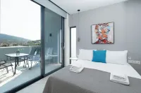 White Cliff Luxury Suites