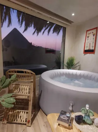 3 Pyramids View Inn