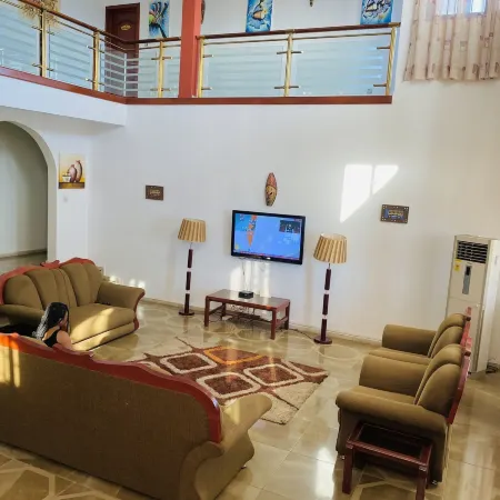 Luxurious Ten-Bedroom Lodge Apartment
