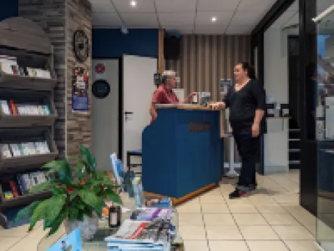 Contact Hôtel du Champ de Mars de Saint-Brieuc Hotels in Saint-Brieuc