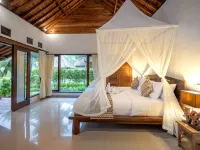 Green Sari Private Villa Hotels near Sambahan