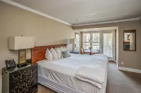 Cannon Beach Hotel Collection - balcony