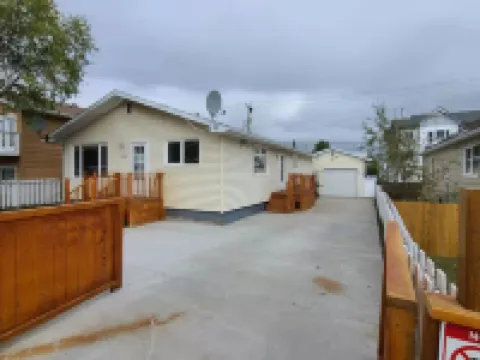 YK AURORA B&B Hotels in Yellowknife