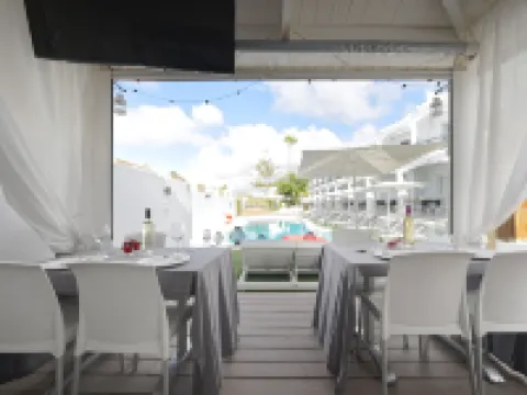 ビスタ ボニータ ゲイ & レスビアン オンリー  リゾート コマルカ・スールのホテル