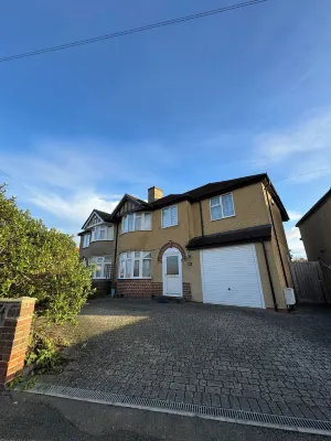 Oxford Villa - 4 Bedrooms 5 Beds Sleep 8 فنادق في 