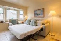 Channel Island Shores Hotels near Airport Self Storage