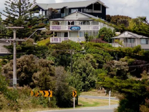 Mangawhai Lodge Hotels in 