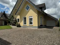 Ferienwohnung Sonnenkastell 2 in der Burgstadt Kastellaun mit Direktem Garten