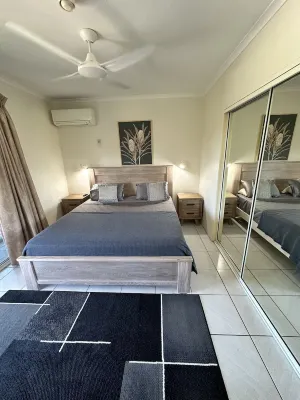 Top Floor Views Lift Close by This Apartment Has the Lot Plus Free Health Club