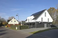 House Comfort, with outdoor whirlpool and sauna for exclusive use, 300m to the lake