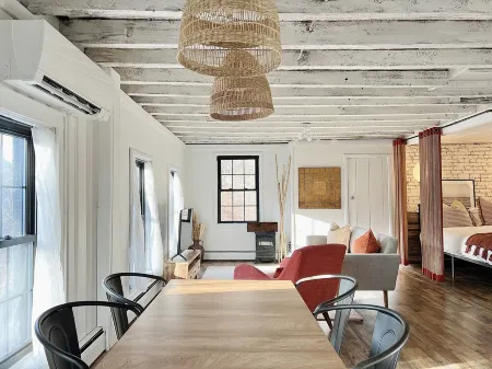 Bohemian style open LOFT Отели в г. Кингстон