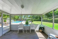 PARADISE RETREAT A 3/2 PET FRIENDLY POOL HOUSE