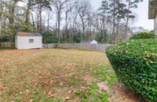 Close to Downtown with Fenced Yard and Deck - Cozy Retreat Hotels in Lexington