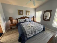 Private Pool with Lake View and Modern Amenities - Stunning Oasis Hotel di Polk County