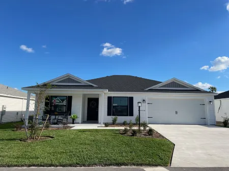 Spacious Living Area and Screened Lanai - Stunning Modern Retreat