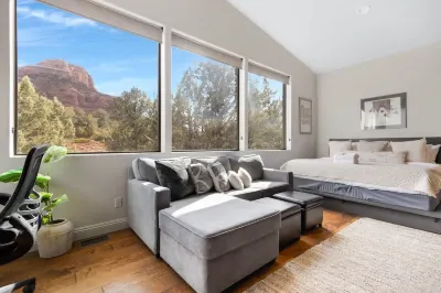 Stunning Views and Fully Equipped Kitchen - Elegant Retreat