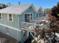 Cozy Getaway with Balcony and Lake Access - Charming Retreat