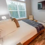 Spacious Living Areas and Back Porch - Charming Coastal Retreat Hotel di Ocean Shores